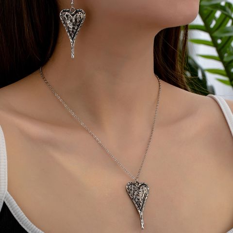 Elegant Retro Heart Shape Alloy Metal Wholesale Jewelry Set