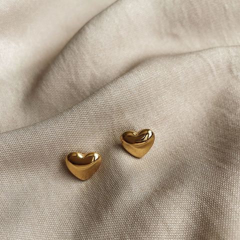 Titanium Steel 18k Gold Love Heart Stud Earrings Female Niche High Sense Ear-caring Peach Heart Small Earrings Anti Allergy Ear Jewelry