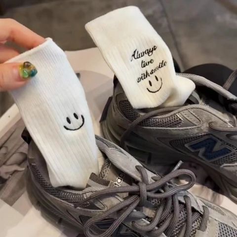 Women's Cute Smiley Face Cotton Crew Socks A Pair