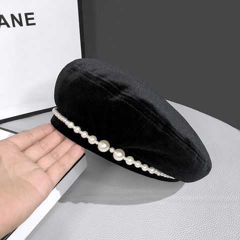 Women's Retro Solid Color Pearl Eaveless Beret Hat