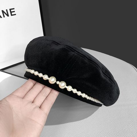 Women's Retro Solid Color Pearl Eaveless Beret Hat