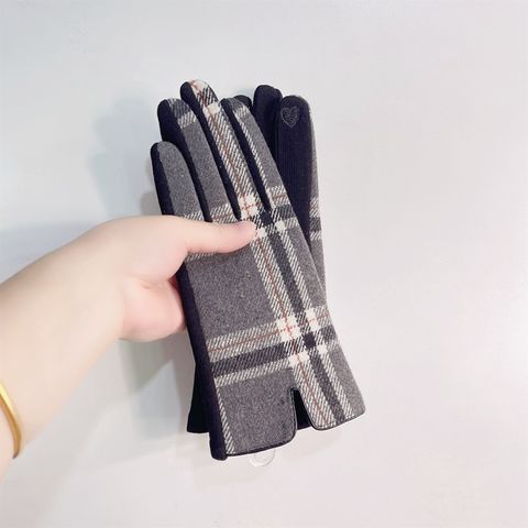 Women's Retro Plaid Woolen Polyester Gloves