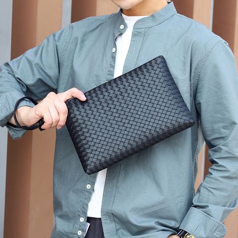 Men's Solid Color Pu Leather Weave Zipper Clutch Bag