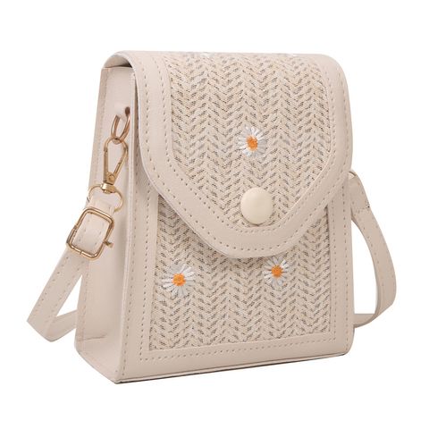 Women's Small Straw Flower Vacation Flip Cover Shoulder Bag