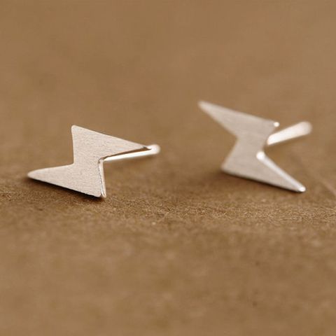 Fashion Lightning-shaped Environmentally Friendly Alloy Plating Letter Ear Studs Wholesale