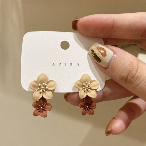Korean New Earrings  New Autumn And Winter Women's Fashion All-match Temperament Sweet Style Contrast Color Flower Ear Stud Earring