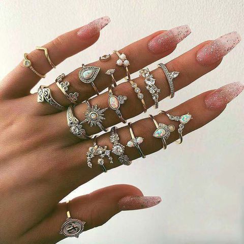 European And American Hot Sale Women's Diamond Knuckle Ring Retro Hollow Asterism Water Drop Crown Moon Ring 19-piece Set