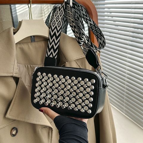 Women's Small Pu Leather Solid Color Streetwear Zipper Crossbody Bag