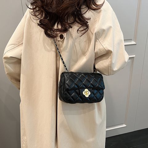 Women's Pu Plaid Vintage Style Classic Style Sewing Thread Metal Button Chain Square Flip Cover Chain Bag
