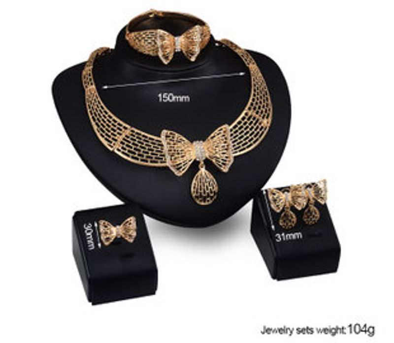 New Style Modeschmuck Europäische Und Amerikanische Schmetterlings Liebe Blumen Halskette Hot Sale Halskette Braut Schmuck Set