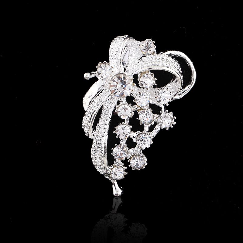 Argent Plaqué Diamant Broche Coréenne Style Nouvelle Mode Corsage Doux Arc Forme Écharpe Boucle Vêtements Accessoires