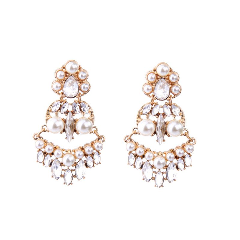 Vintage Cour Baroque Perle Diamant De Fleur Femmes Boucles D'oreilles Européen Et Américain De Mode Croix-frontière Vendu Bijoux Usine En Gros