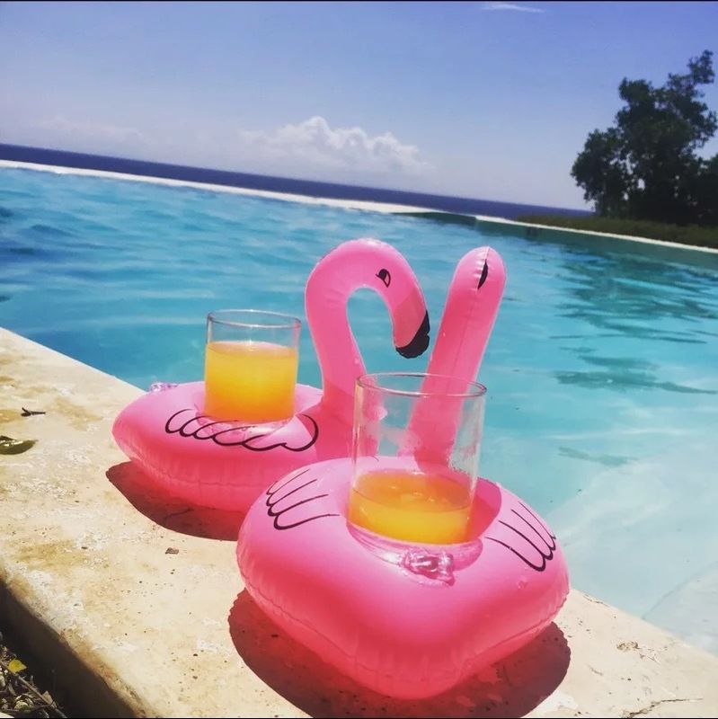 Lieferung Pvc Blas Spielzeug Wasser Handy Halter Pink Flamingo Aufblasbarer Cup Halter Einloch Untersetzer Großhandel