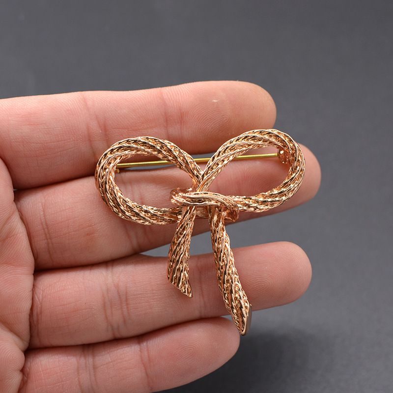 Koreanische Version Des Einfachen Und Vielseitigen Goldenen Single-knot-doppelknoten-schleife Perlen Mantel Brust Mantel Pin Strickjacke Brosche Frauen