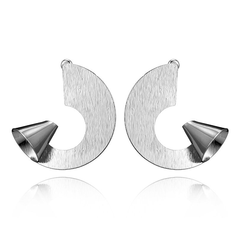 2018 Neue Persönlichkeit Europäischer Und Amerikanischer Einfacher Stil Unregelmäßige Metall Geometrische Pailletten Ohrringe Ohrringe Schmuck Großhandel Frauen