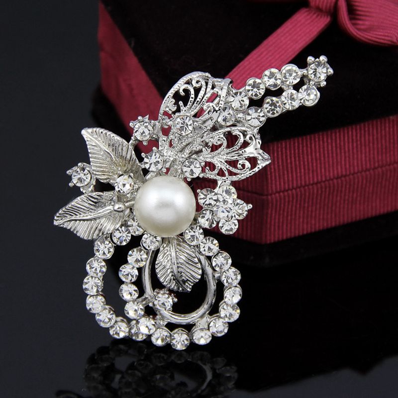 Corsage Vêtements En Gros L'europe, L'amérique, La Corée Du Sud Populaire Strass Perle Broche Strass Vêtements Tao 1688 Fournir