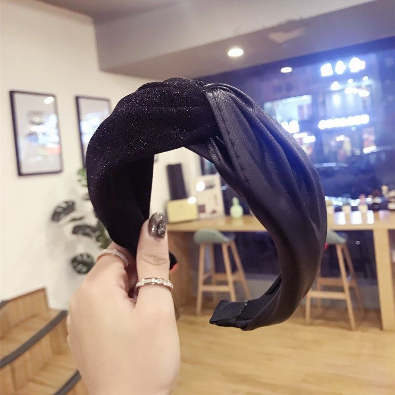 Koreanische Neue Qualität Großhandel Bronzier Stoff Nähte Kunstleder Pu Kreuz Haken Breit Krempigen Stirnband Stirnband Drücken Haar Frauen