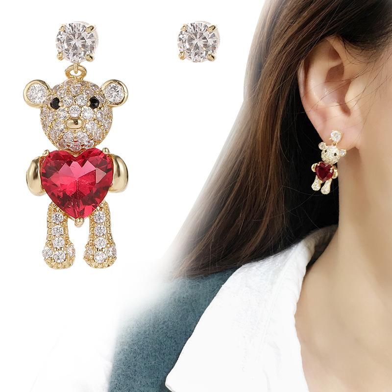 Japanische Und Koreanische Neue Zirkon Ohrringe Weibliche 925 Silberne Nadel Niedliche Persönlichkeit Mode Ohrringe Asymmetrische Liebes Bären Ohrringe