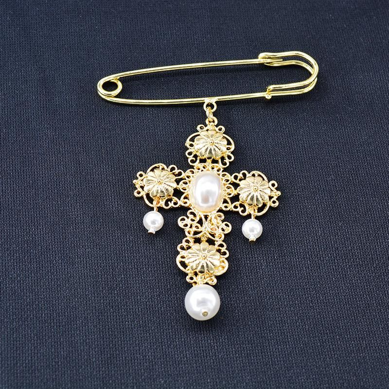 2019 Autumn And Winter New Submetal Cross Pearl Brooch