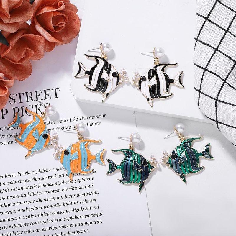 Marine Série Alliage De Baisse De Perle D'huile Poissons Boucles D'oreilles Mode Rue Tir Même Style Boucles D'oreilles Creative Boucles D'oreilles Accessoires Lot Mixte