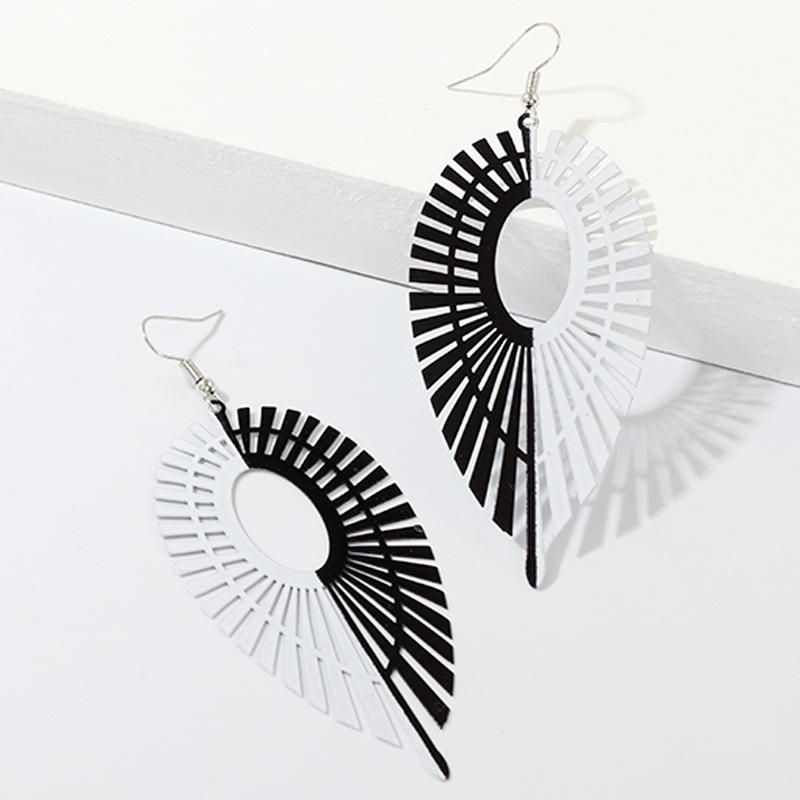New Creative Leaf Earrings Personality Black And White Symmetrical Drop-shaped Earrings