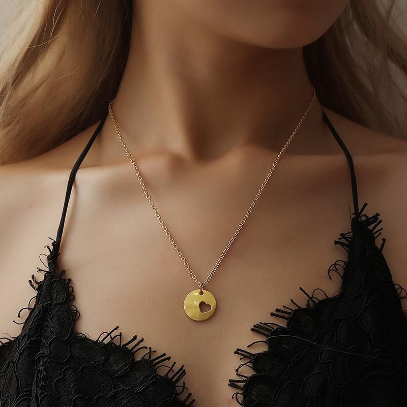 Electroplating Hollow Heart Necklace Alloy Heart-shaped Simple Clavicle Pendant Exquisite Versatile Accessories