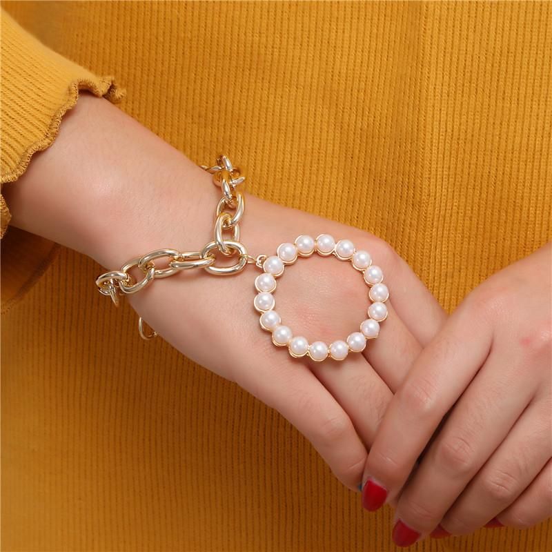 Fashion Alloy Chain Pearl Circle Bracelet