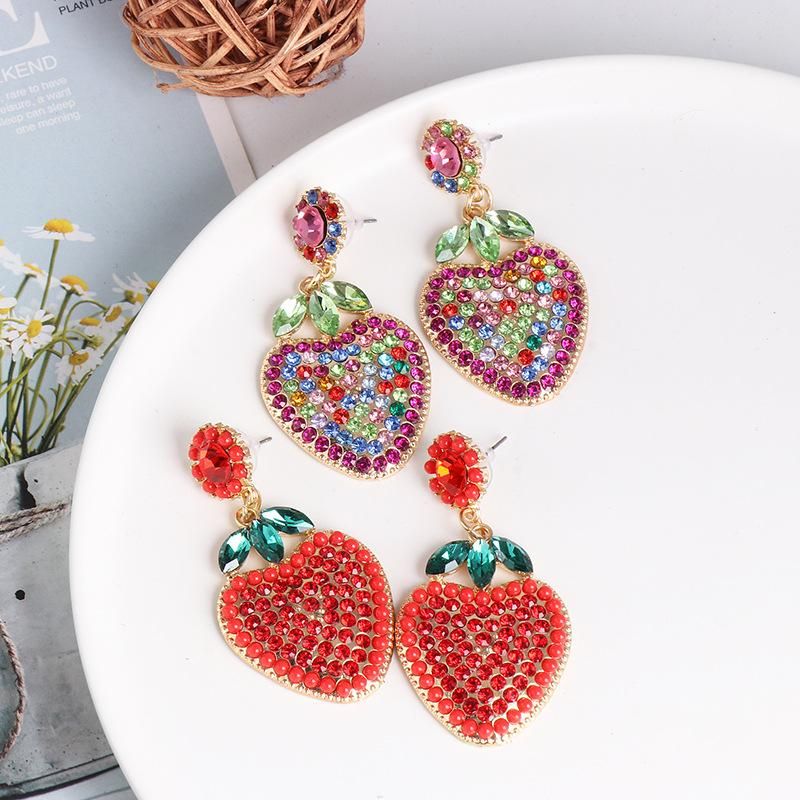 Nuevos Strawberry Stud Earrings Stereo Simulation Fruit Earrings Accesorios