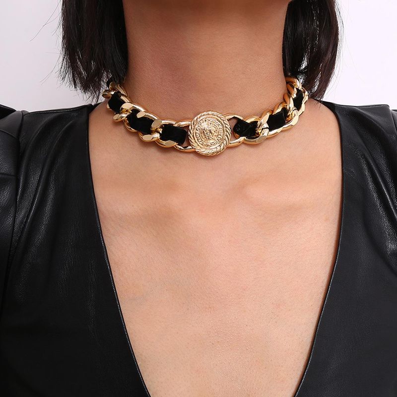 Europäischer Und Amerikanischer Grenz Überschreiten Der Schmuck Punk Geometrisches Etikett Einlagige Halskette Weibliche Persönlichkeit Kette Flock Stoff Übertriebene Halskette