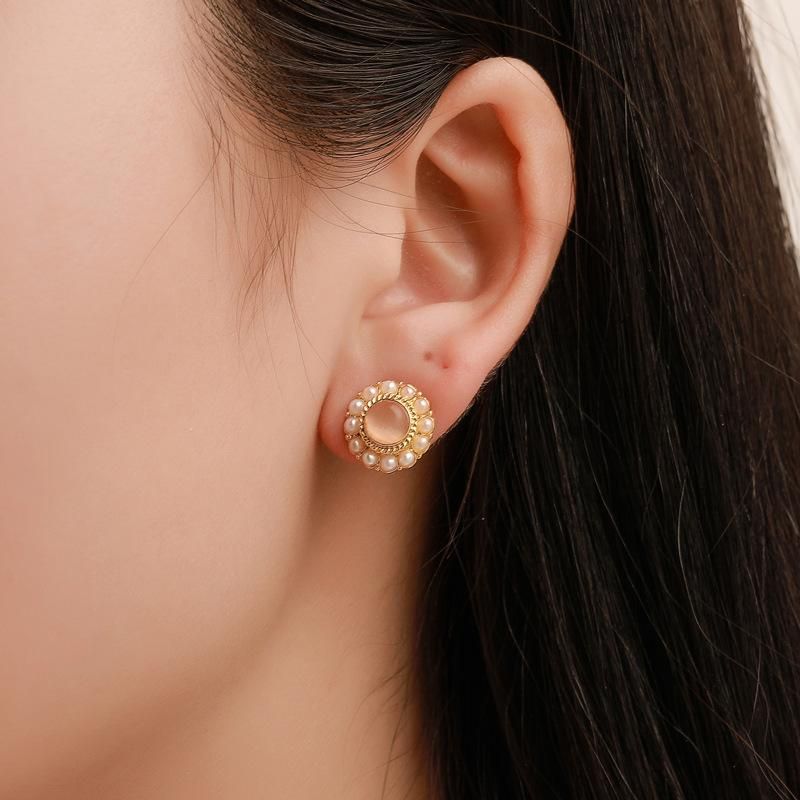 Vintage Sweet Pearl Stud Earrings Small Fragrance Exquisite Opal Earrings