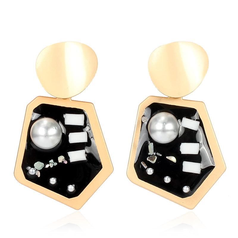 Simple Atmospheric Earrings Imitation Pearl Drip Oil Earrings