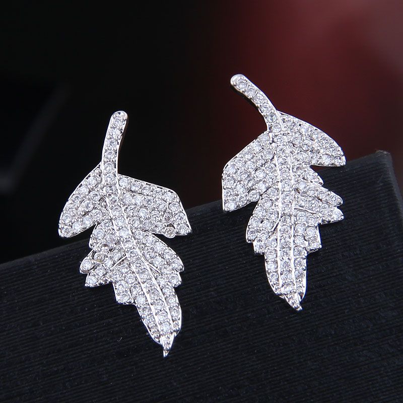 Fashion Female Earrings Copper Micro Inlaid Zircon Leaf Temperament Ladies Earrings