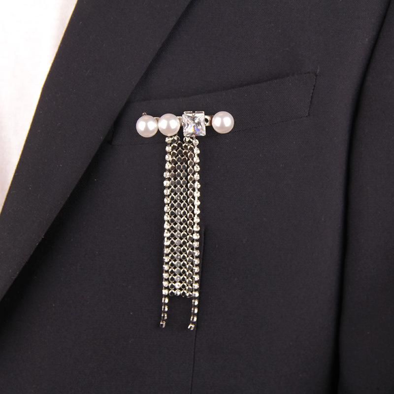 Fashion High-grade Metal Studded Tassel Pearl Brooch