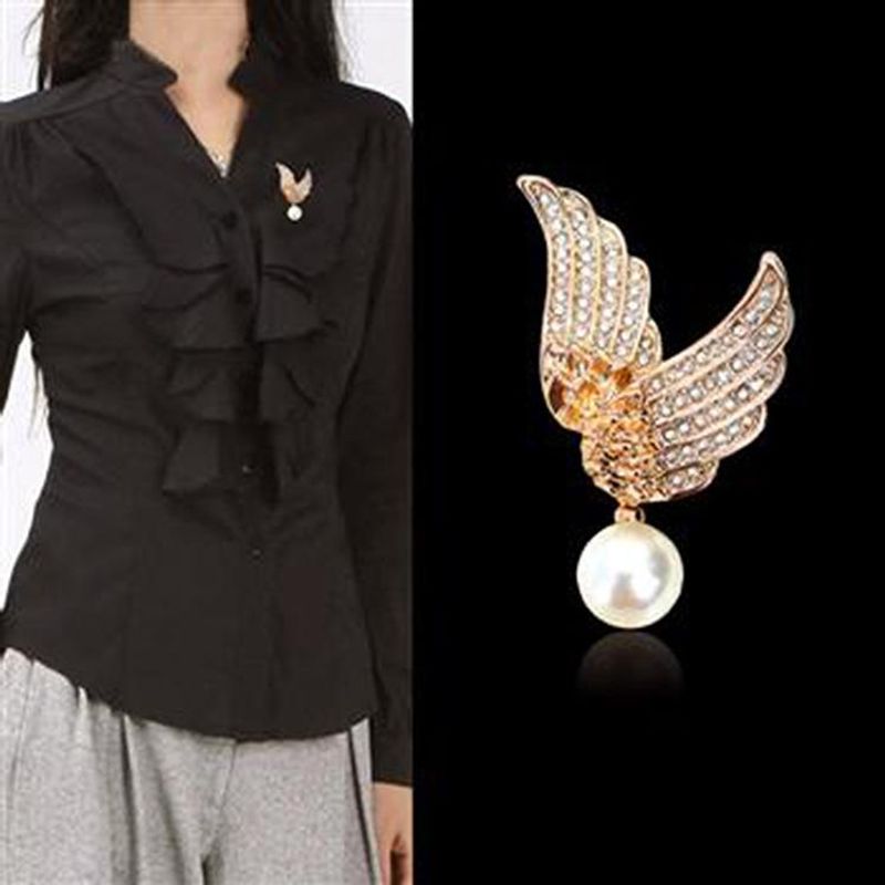 Korean Version Of The Brooch New Full Diamond Angel Wings Pearl Pendant Brooch High-end Clothing Hot Supply 350608