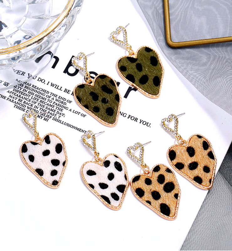 Fashion Metal Simple Leopard Double Peach Heart Exaggerated Earrings