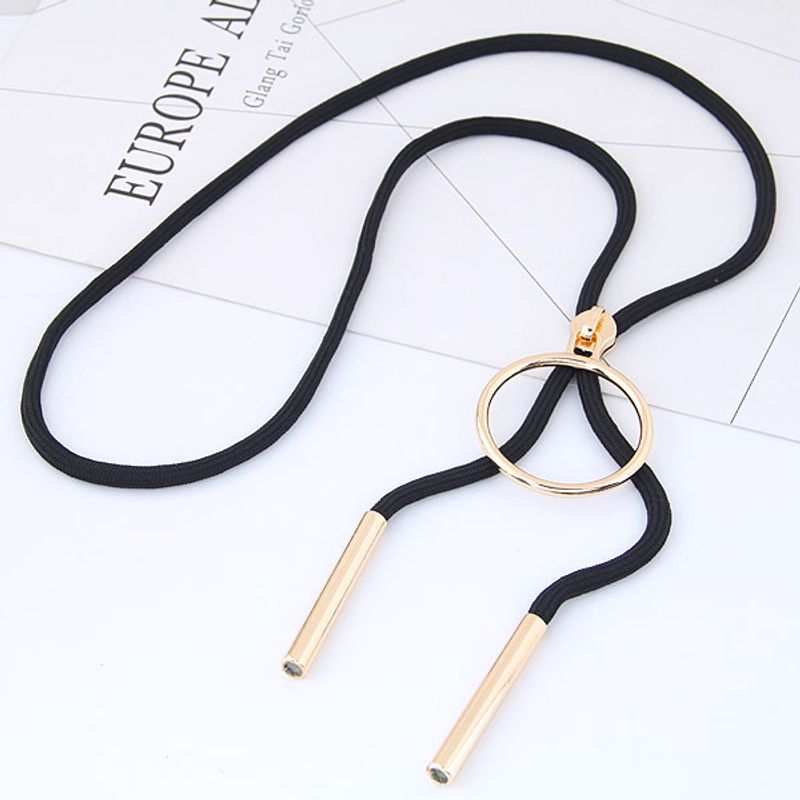 Simple Metal Big Circle Wild Black Rope Long Paragraph Chain / Sweater Chain