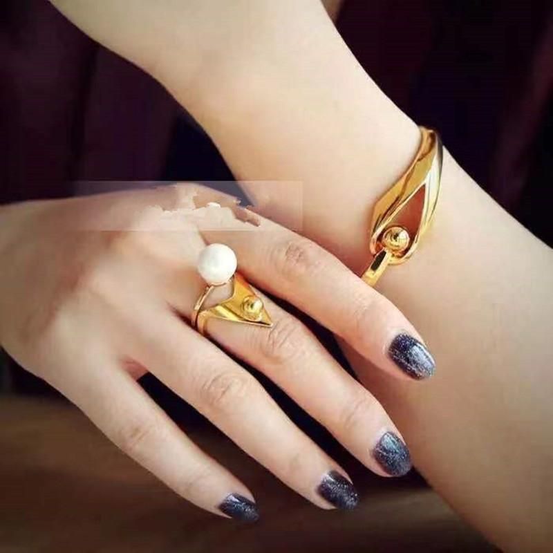 Europäischer Und Amerikanischer Designer, Französische Elegante Metallkugel Serie, Die Schönheit Der Linien, V-förmiger Ring, Asymmetrisches Armband