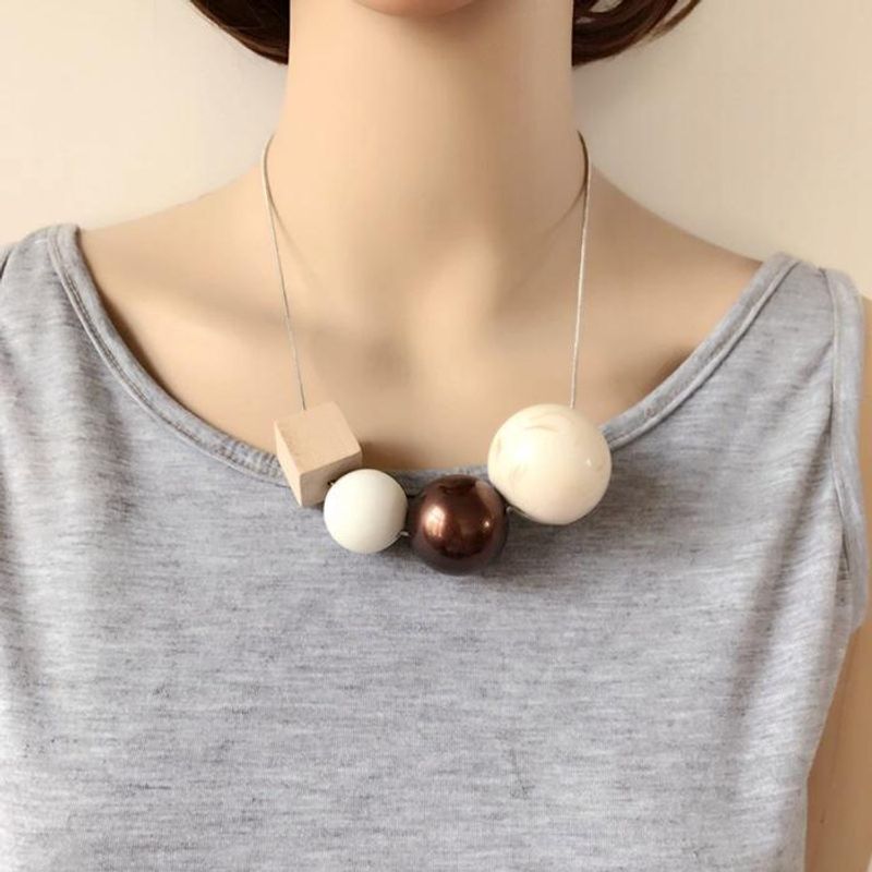 Jewelry Wholesale Custom Brown Ball Ball Square Wood Stitching Necklace Short Money Chain Sweater Chain