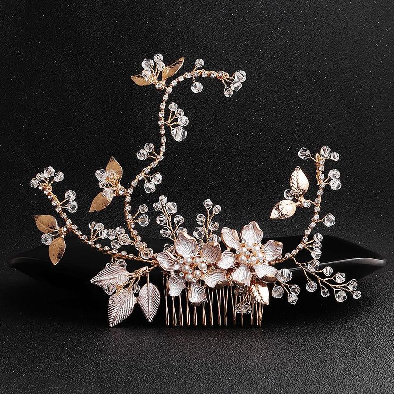 Européen Et Américain Chaud Haut De Gamme Faits Main Coiffe De Mariée Alliage Fleur Branche Cheveux Peigne Perle Diamant Cheveux Peigne Banquet Cheveux Accessoires