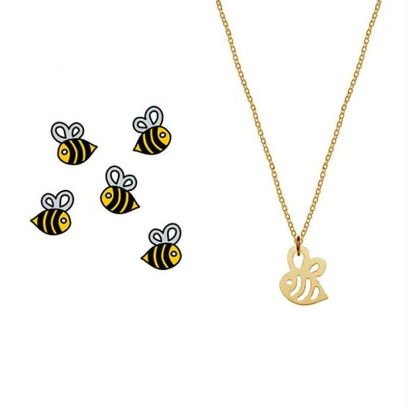 Hollow Small Bee Necklace Color-plated Gold And Silver Cute Little Insect Pendant Necklace Clavicle Chain