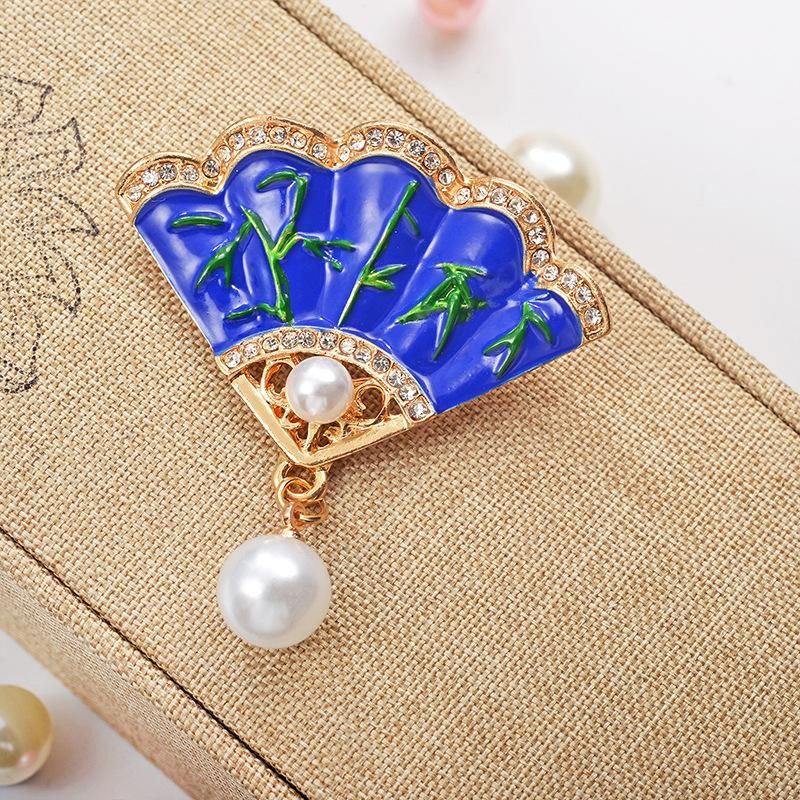 New Accessories Retro Fan Brooch Corsage Coat Pin Color Glaze Clothing Wholesale