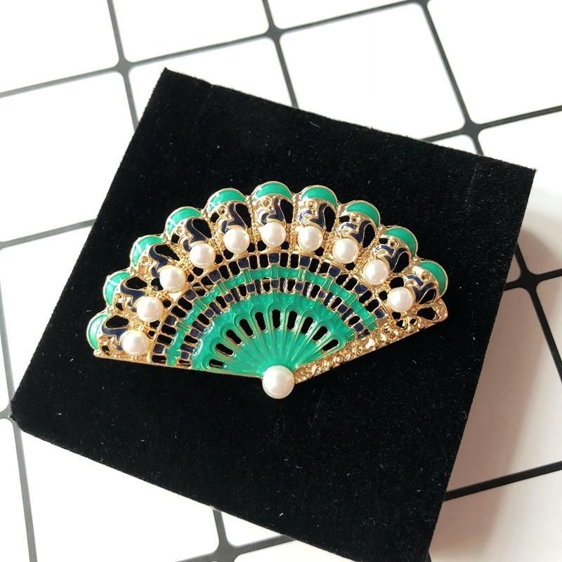 Green Fan-shaped Pin Brooch Handmade Dripping White Pearl Wild Dress Accessories Pin