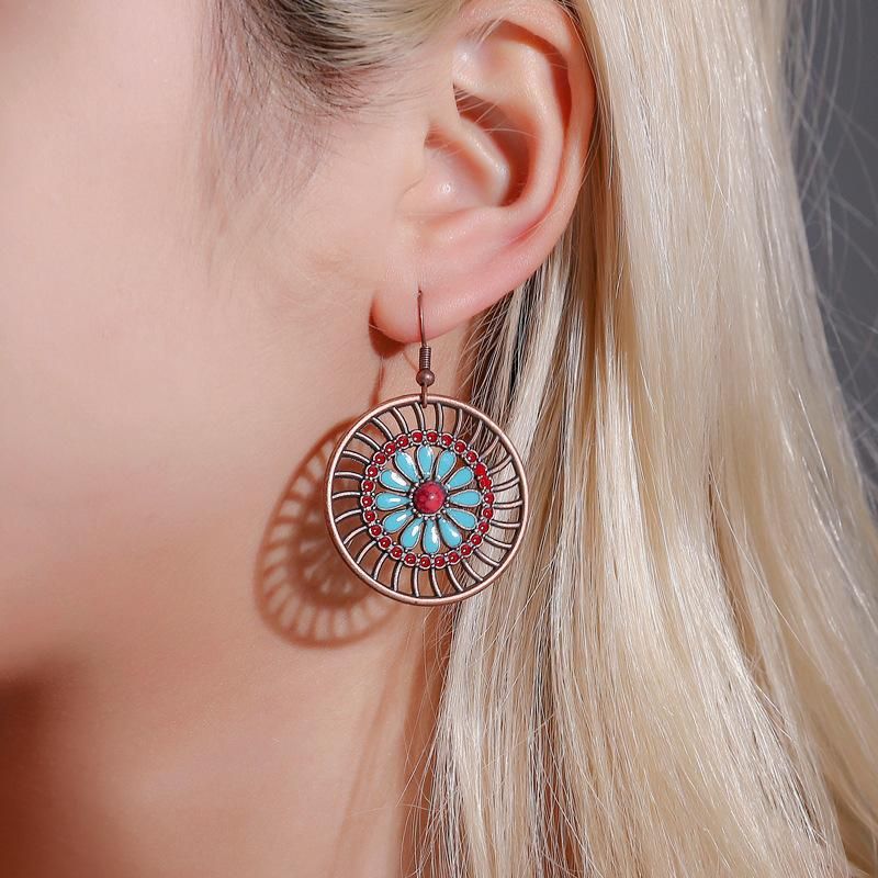 Ethnische Persönlichkeit Ohrringe Kreative Runde Hohle Ohrringe Weibliche Böhmische Mode Retro Blumen Ohrringe