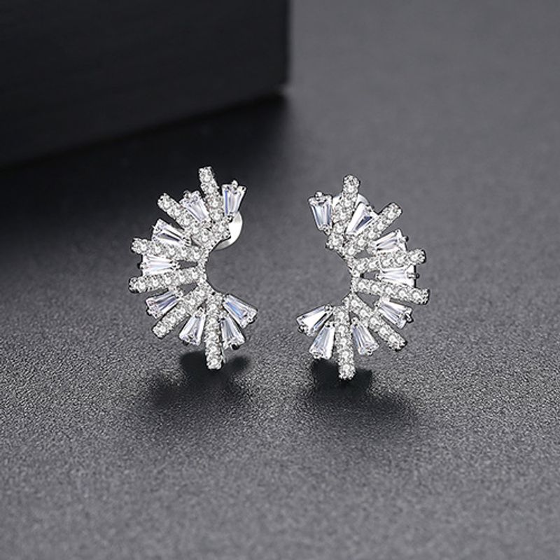 Jinse Qianxue Ohrringe Koreanische Version Einfache Mode Damen Kupfer Eingelegter Zirkonium Ohrringe Kleine Geschenk Ohrringe Hersteller