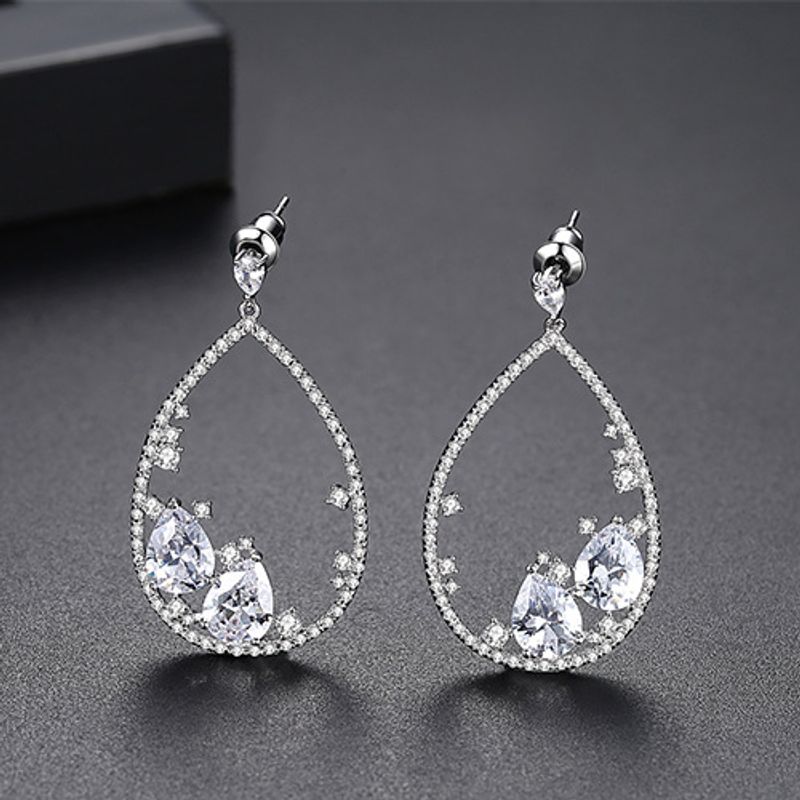 Jinsemeiyin Boucles D'oreilles Micro-incrusté Femmes Banquet De Mariage Deux-couleur De Cadeau Boucles D'oreilles Géométrique Ovale Rétro Long Pendentif Boucles D'oreilles