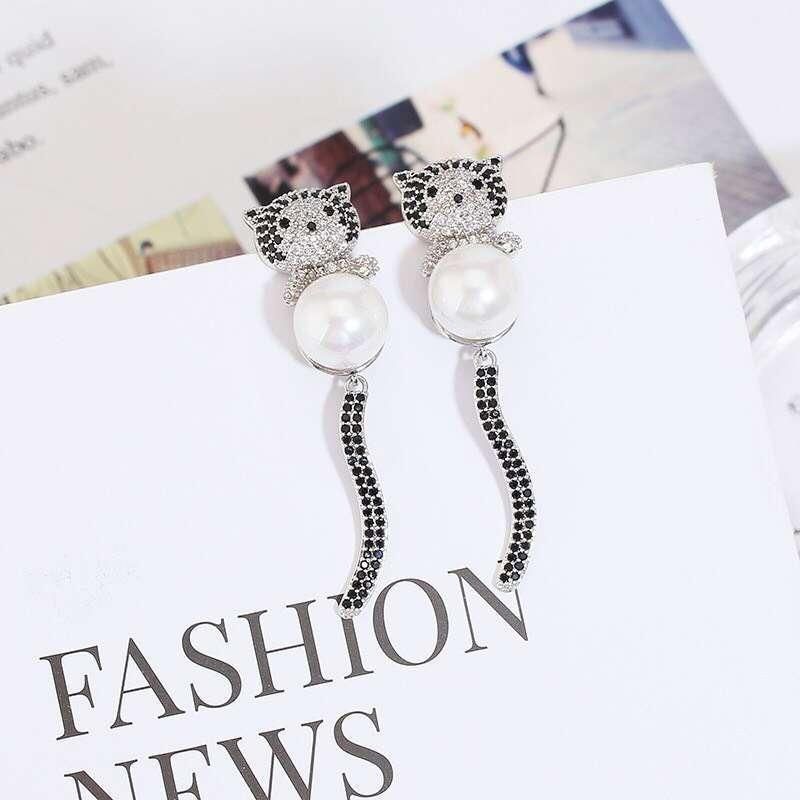 Womens Fashion S925 Alloy Pin Cat Tail Swing Earrings Nhwk127196