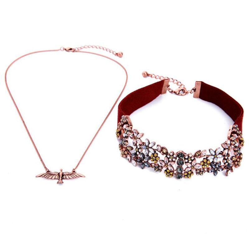 Qingdao Bijoux Mode Européenne Et Américaine En Gros Flanelle Choker Gem Fleur Oiseau Pendentif Double Collier De Couche Femmes