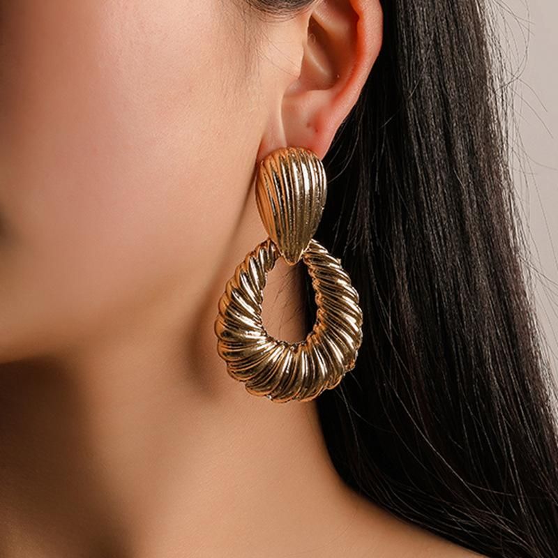 Grenz Überschreiten Der Heiß Verkaufter Schmuck Legierung Muschel Wellenförmige Ohrringe Weibliche Tropfen Förmige Gewinde Metall Ohrringe Großhandel