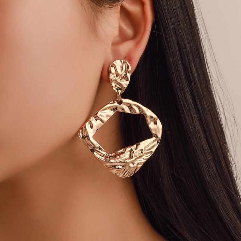 Europäische Und Amerikanische Übertriebene Geometrische Ohrringe Unregelmäßige Retro-metall Ohrringe Weibliche Exotische Ohrringe Ohrringe Großhandel