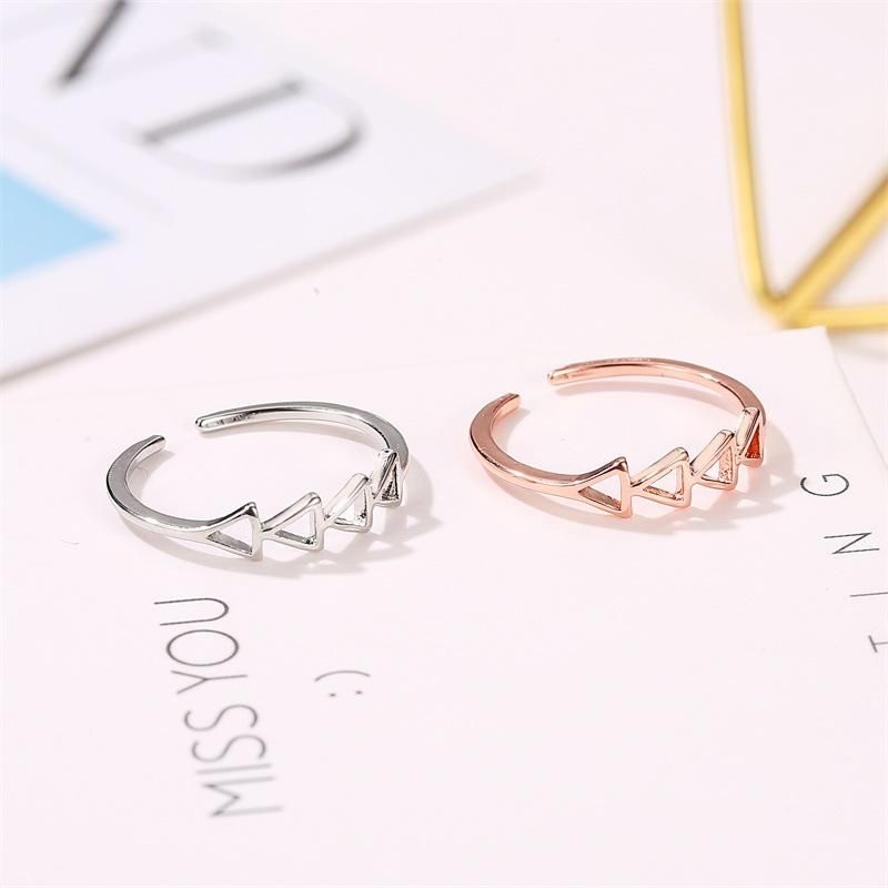 Koreanische Version Des Neuen Produkts Ring Einfache Vier Dreieckige Ringe Weibliche Mode Geometrisch Hohl Damen Öffnen Einzel Ring Großhandel